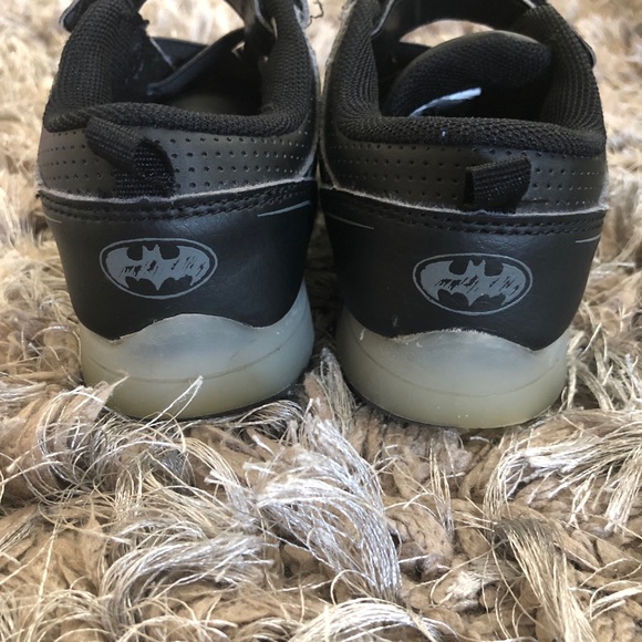 DC Comics Batman Light Up Toddler - Picture 4 of 8